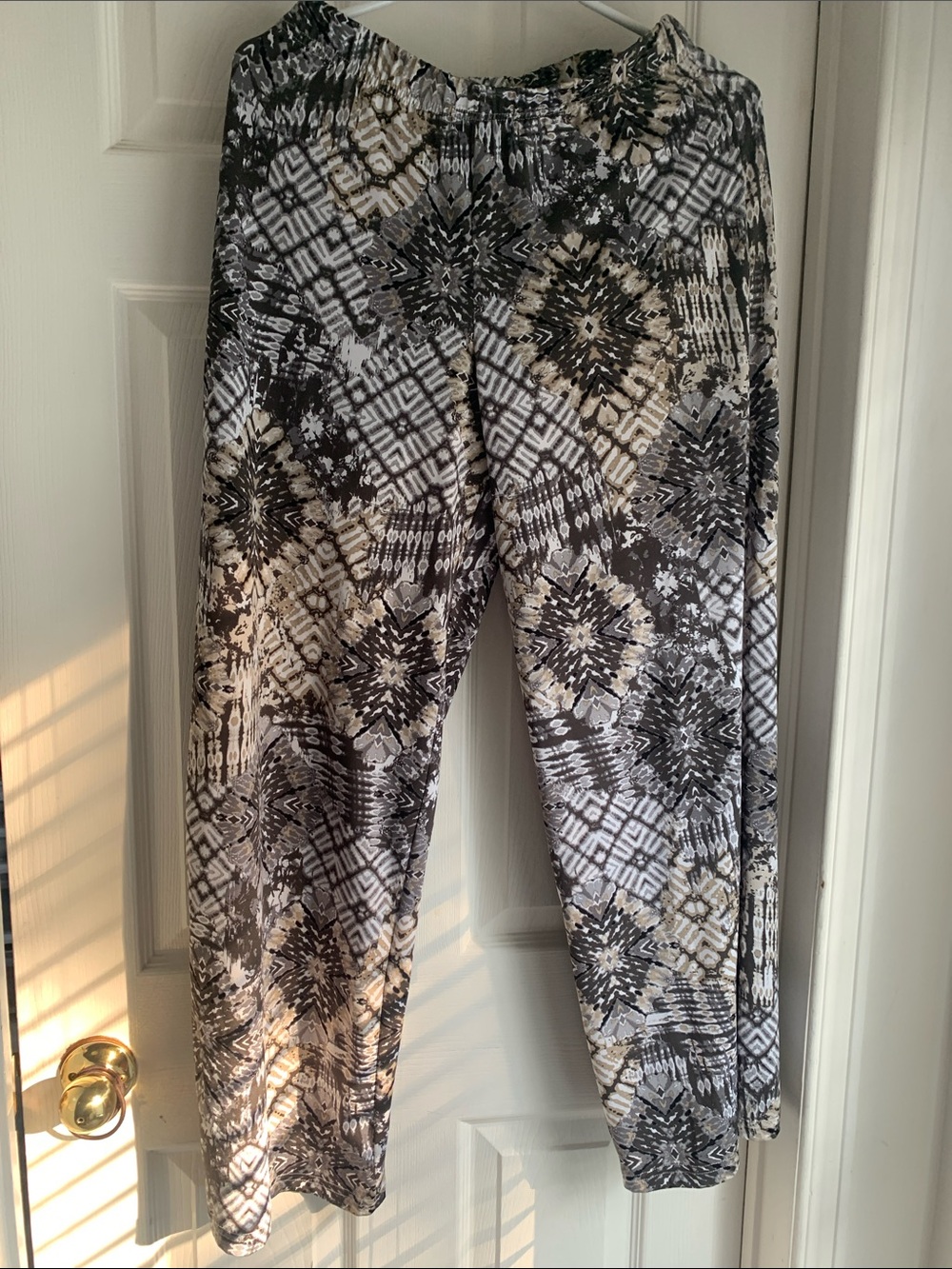 Women’s Printed Wide-Leg Pants — Gray & Cream